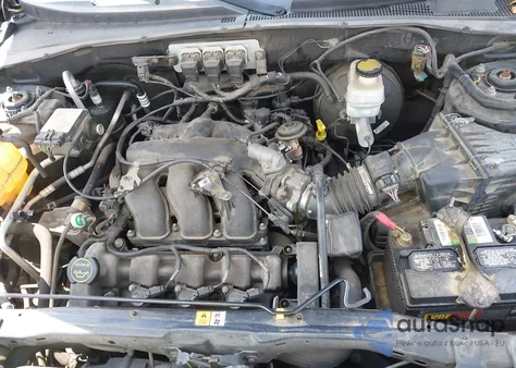 2005 Ford Escape Xlt из США, поврежденный, VIN 1FMCU93115KA39021